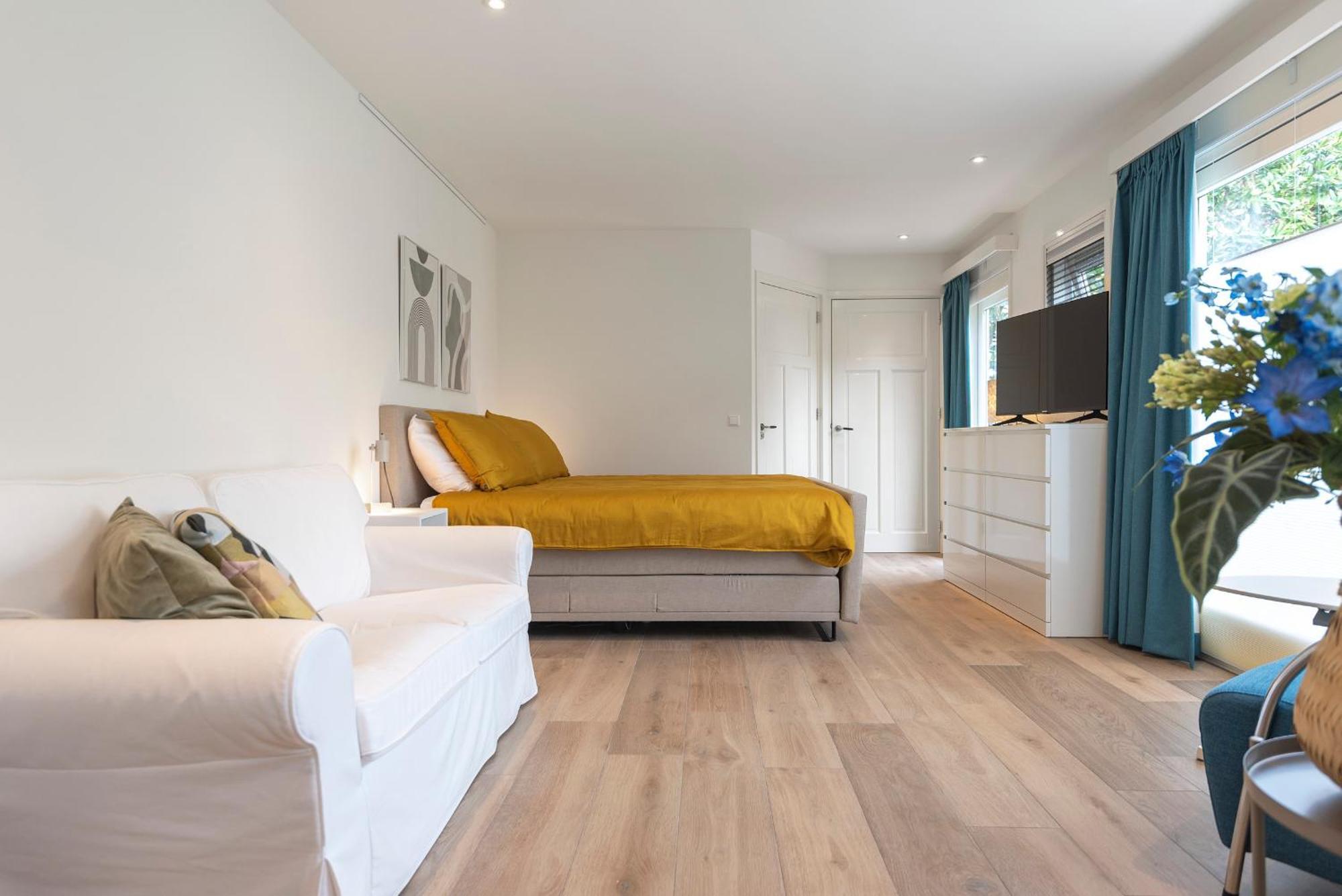 Blue Oasis - Free Parking Apartment